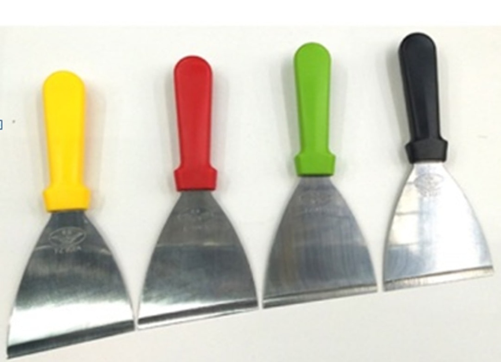 LARGE BEVELED SPATULA WITH PLASTIC HANDLE
